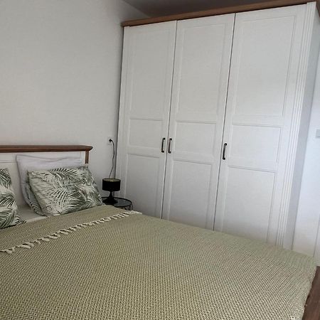 Azzure Apartment Ulcinj Bagian luar foto