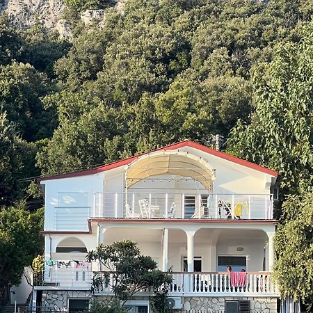 Azzure Apartment Ulcinj Bagian luar foto