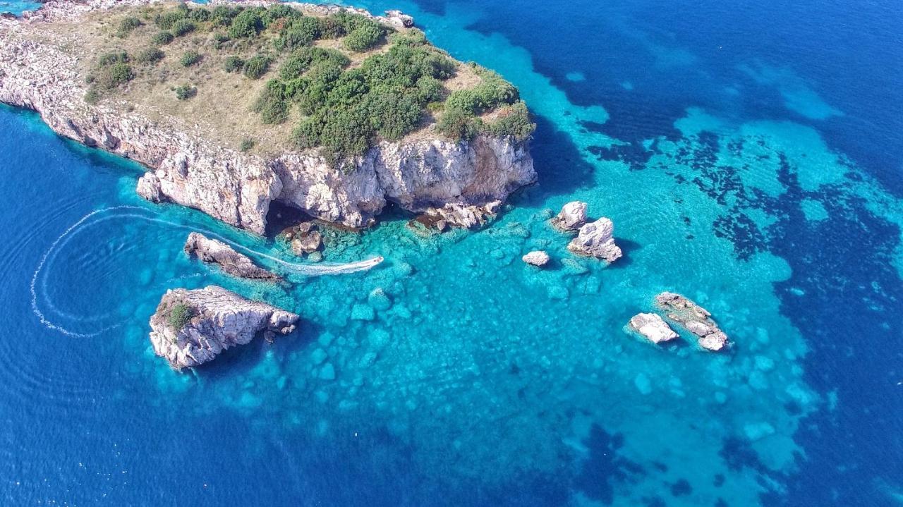 Azzure Apartment Ulcinj Bagian luar foto