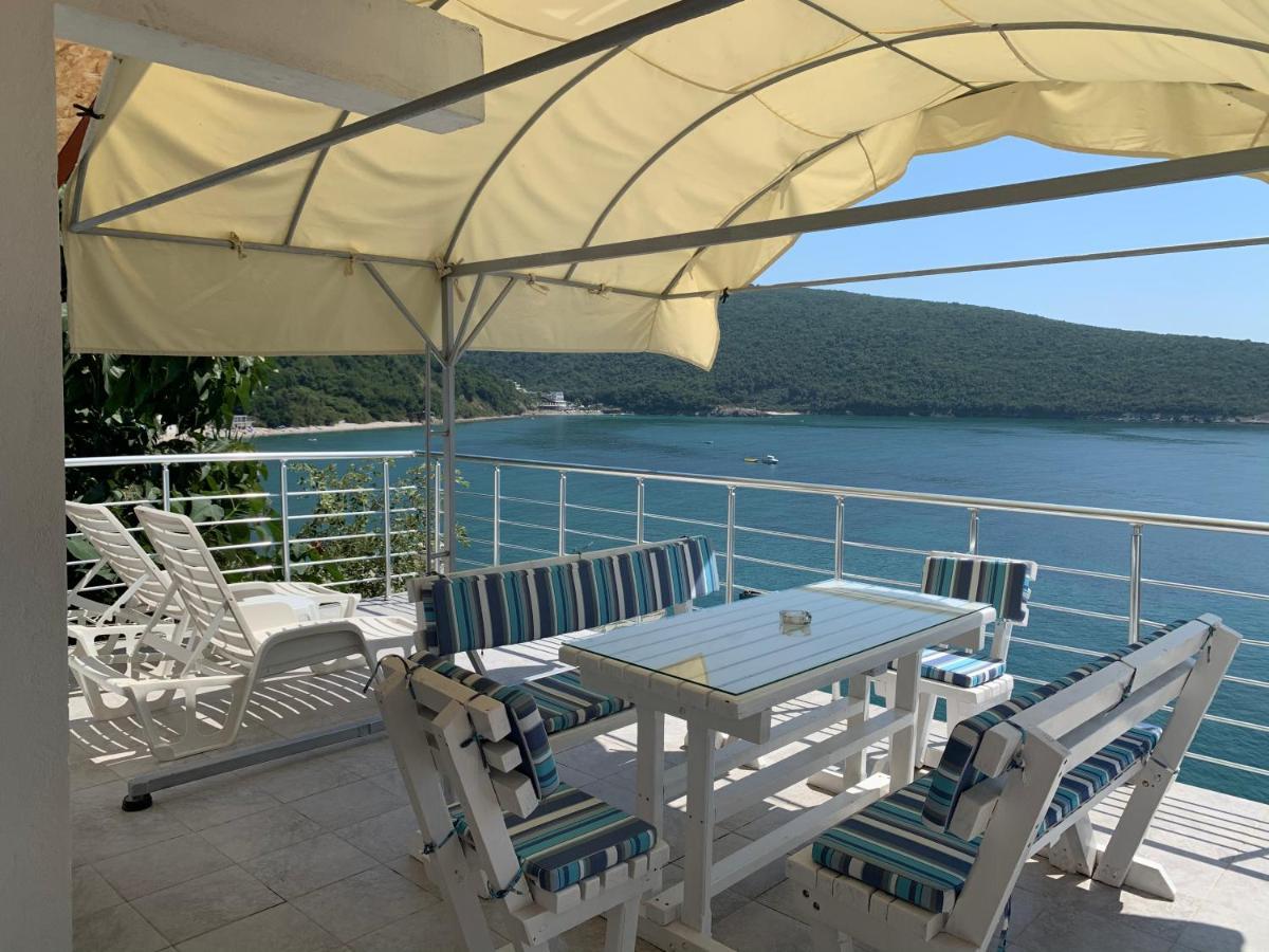 Azzure Apartment Ulcinj Bagian luar foto