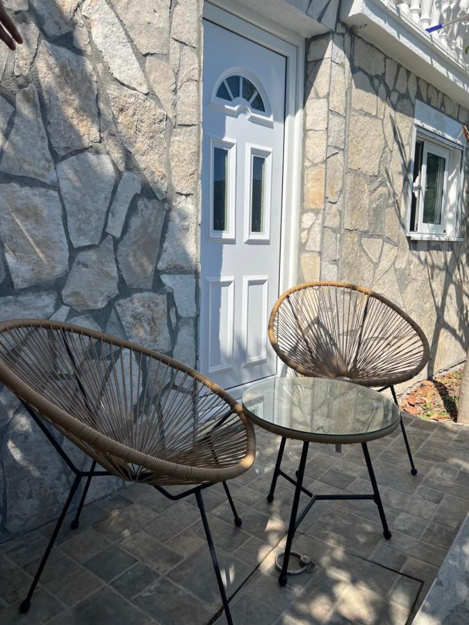 Azzure Apartment Ulcinj Bagian luar foto