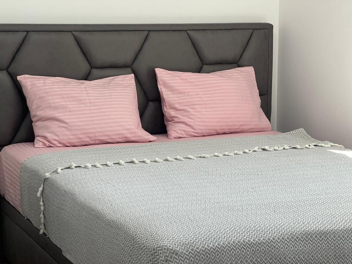 Azzure Apartment Ulcinj Bagian luar foto