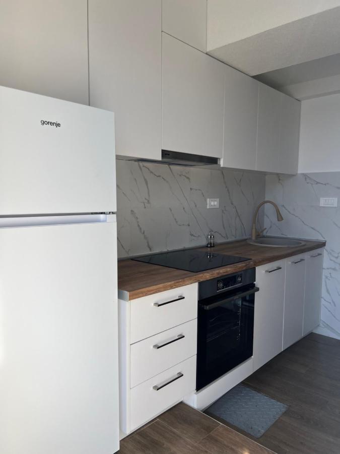 Azzure Apartment Ulcinj Bagian luar foto