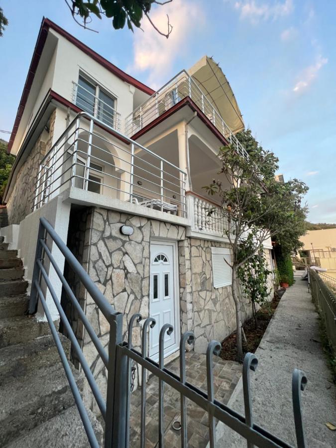 Azzure Apartment Ulcinj Bagian luar foto
