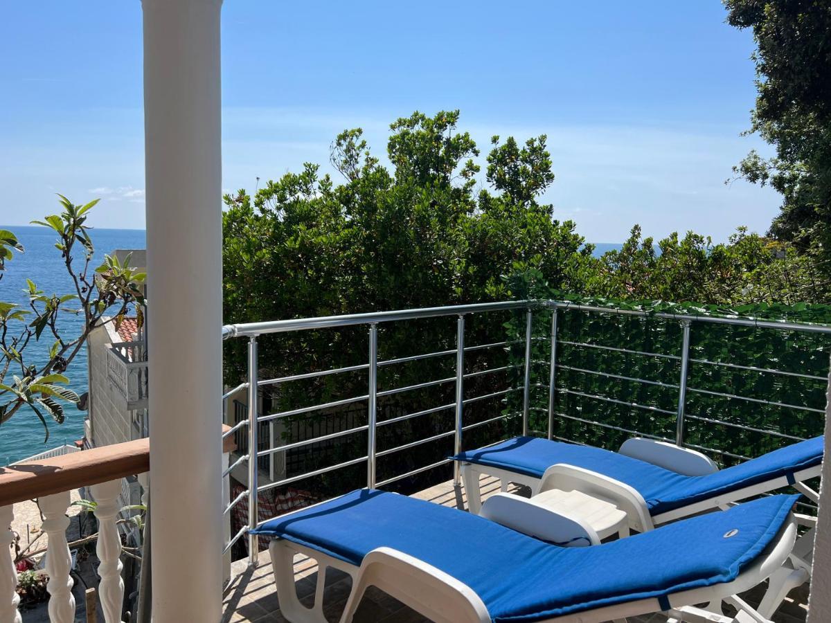 Azzure Apartment Ulcinj Bagian luar foto