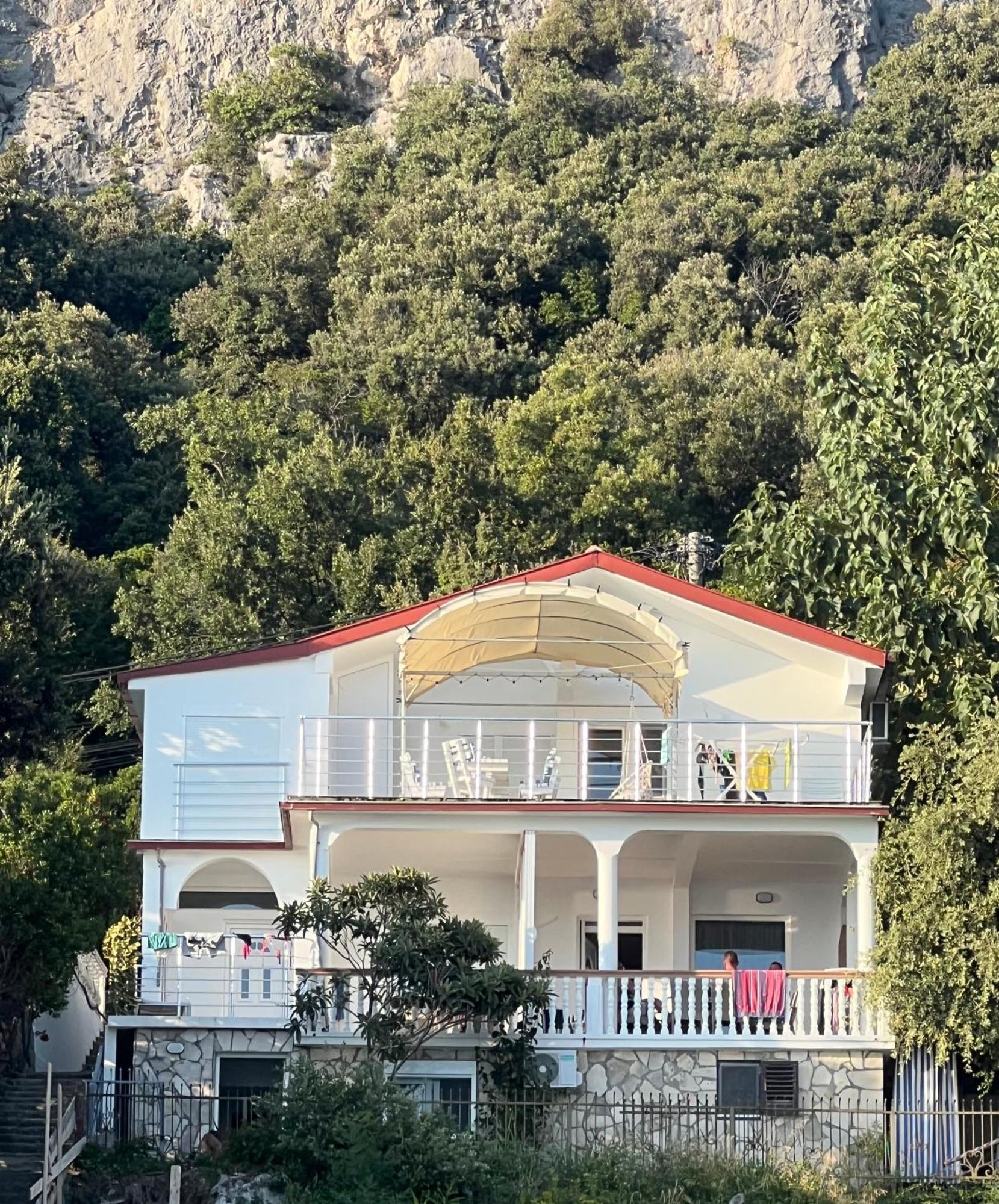 Azzure Apartment Ulcinj Bagian luar foto
